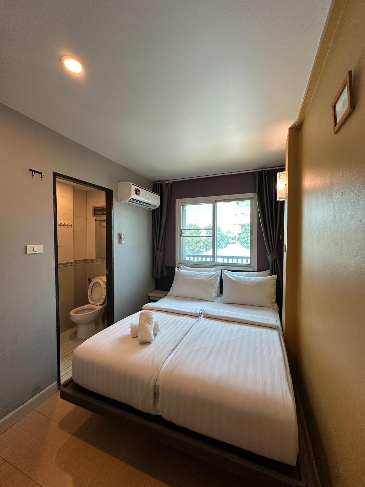 Bbhouse Phra Athit Hotel Bangkok Ngoại thất bức ảnh