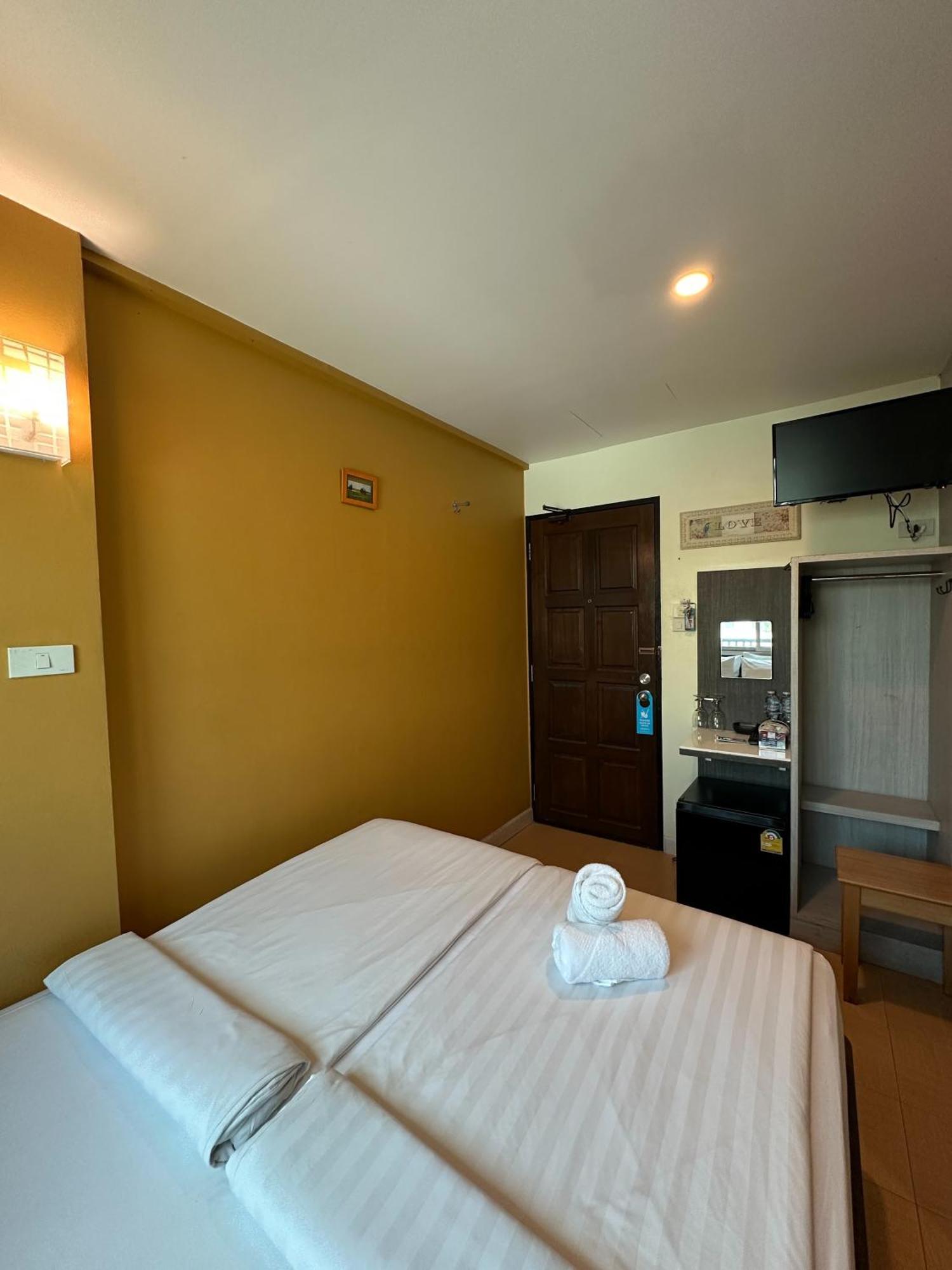 Bbhouse Phra Athit Hotel Bangkok Ngoại thất bức ảnh